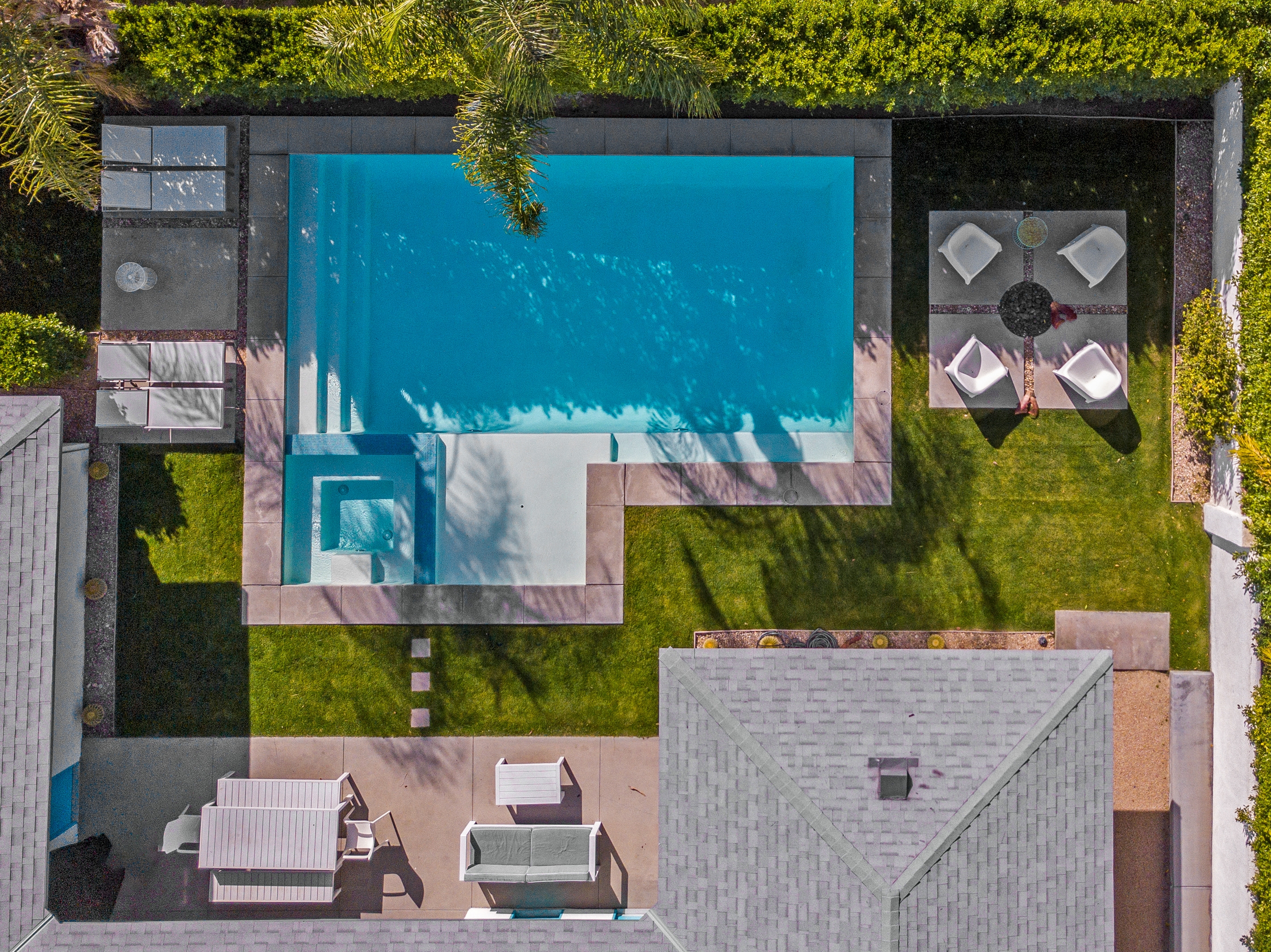 Luxury Florida property with pool - aerial view